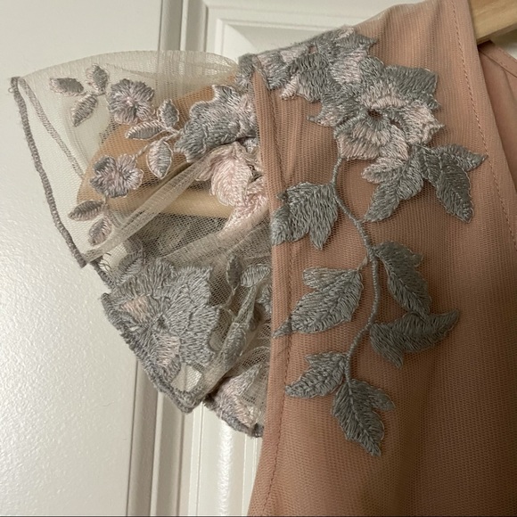 WAYF Oakfield Embroidered Dress - Picture 3 of 7